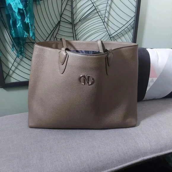 CN | Greige Open Leather Tote + Wristlet - NWOT - Picture 9 of 11